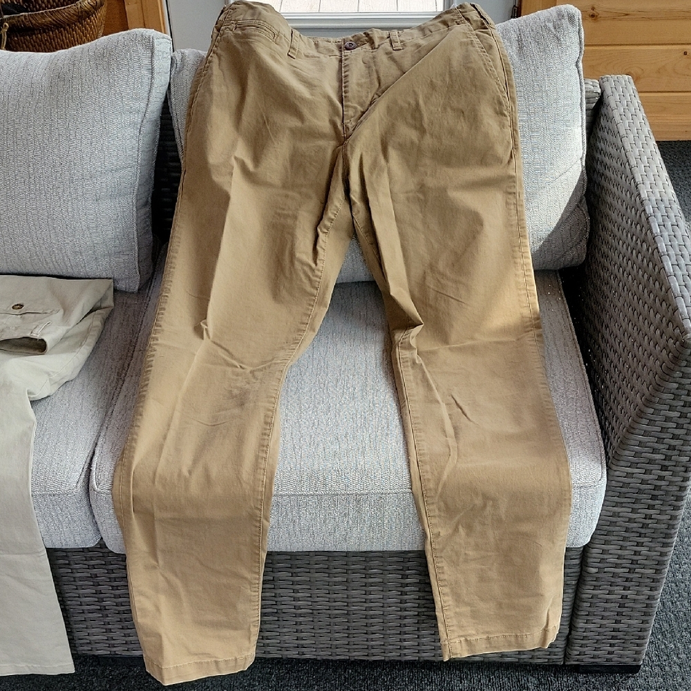American Eagle Outfitters Tan Chinos Classic Straight-Leg